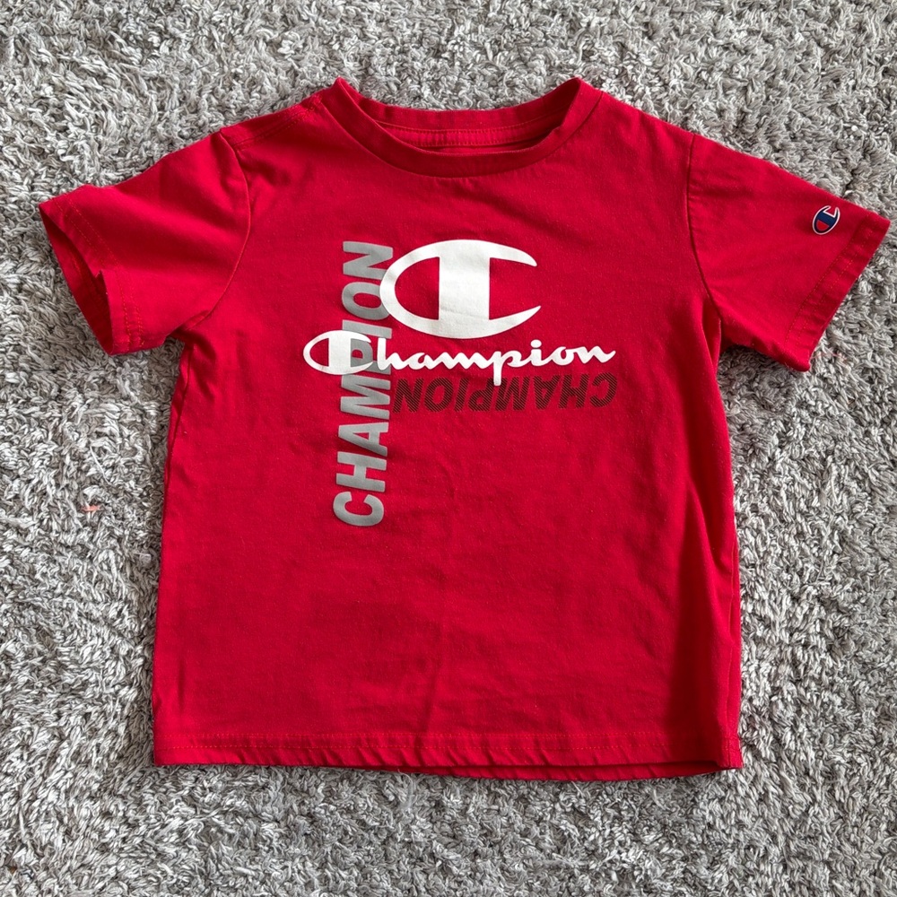 ✨5/$15✨ Champion•Boys’ Graphic Short Sleeve Shirt | Red | 4T